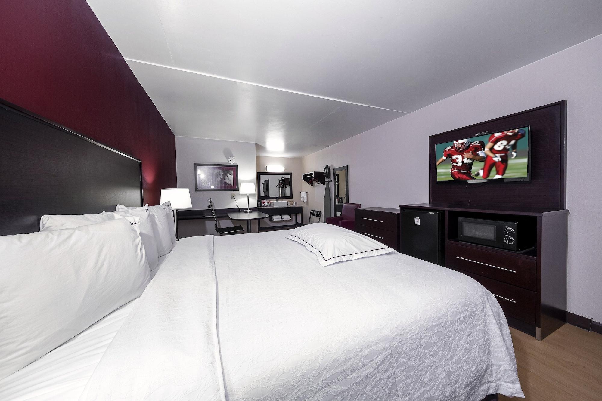 Red Roof Inn Plus+ Huntsville - Мадисон Экстерьер фото
