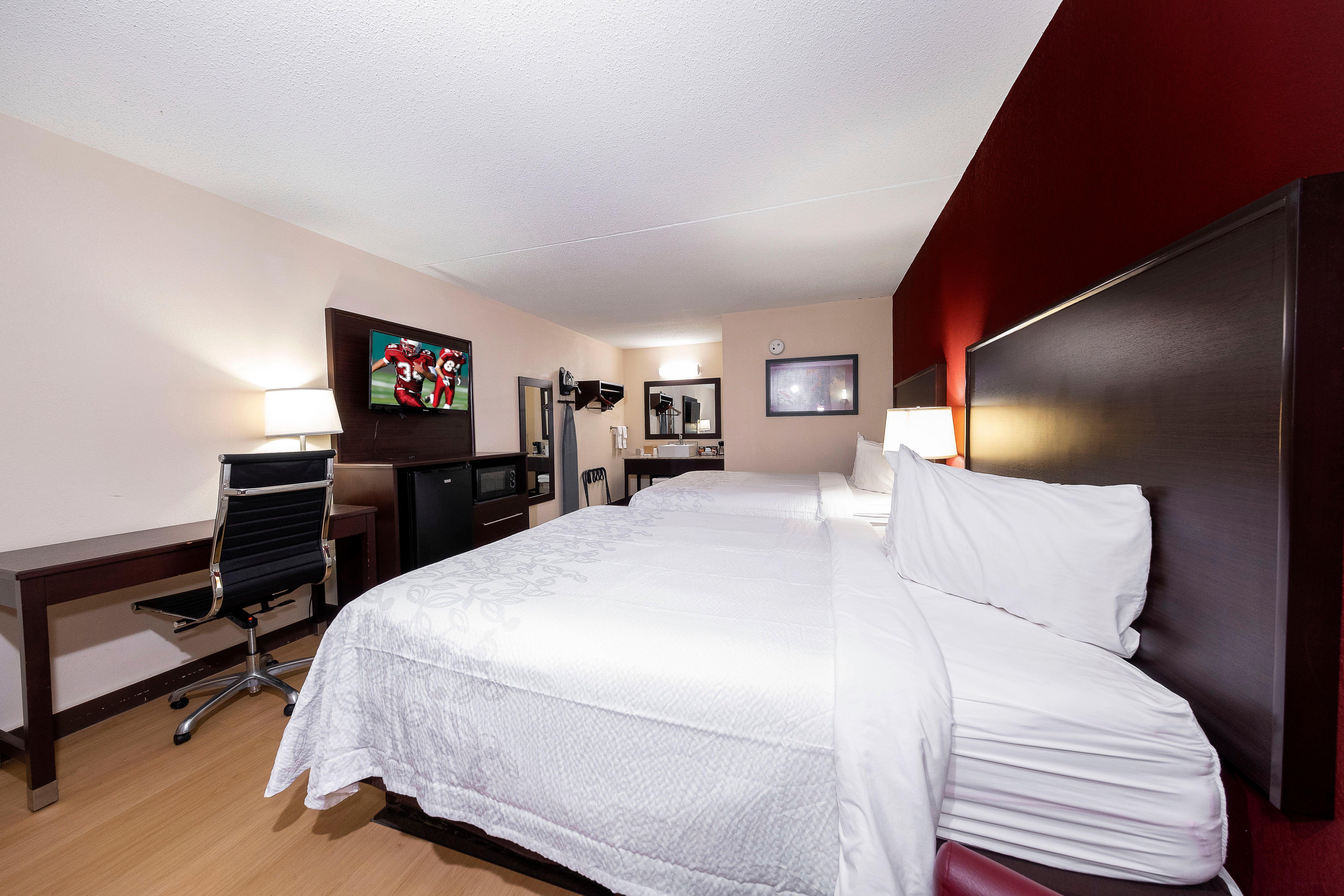 Red Roof Inn Plus+ Huntsville - Мадисон Экстерьер фото