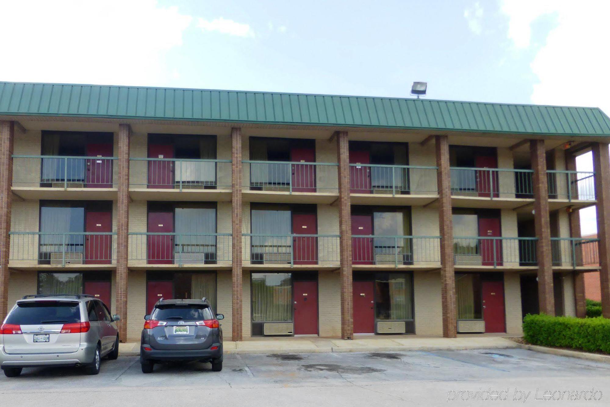 Red Roof Inn Plus+ Huntsville - Мадисон Экстерьер фото
